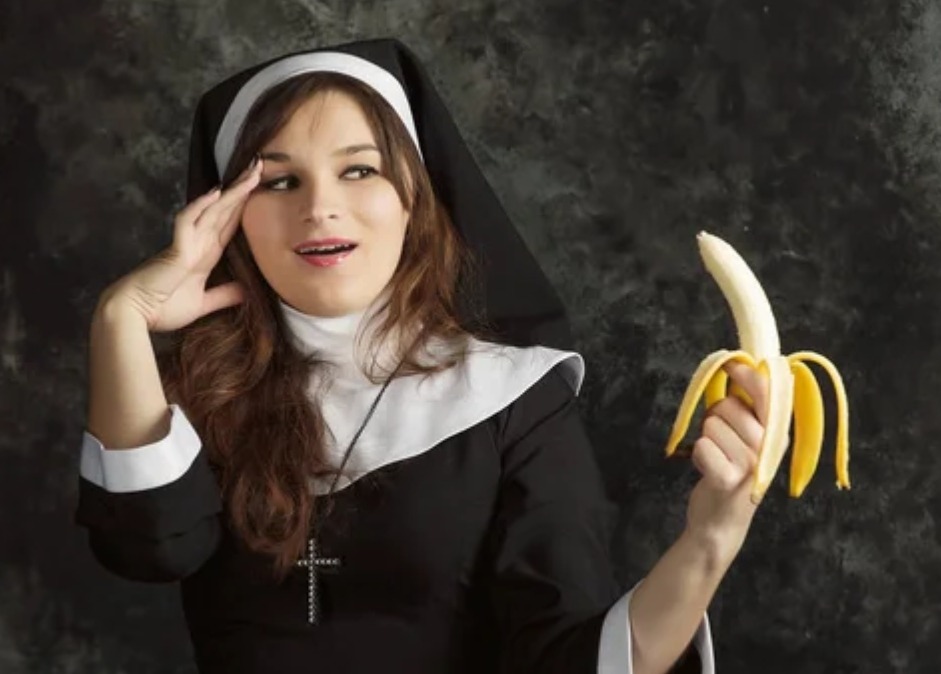 Монашка с бананом